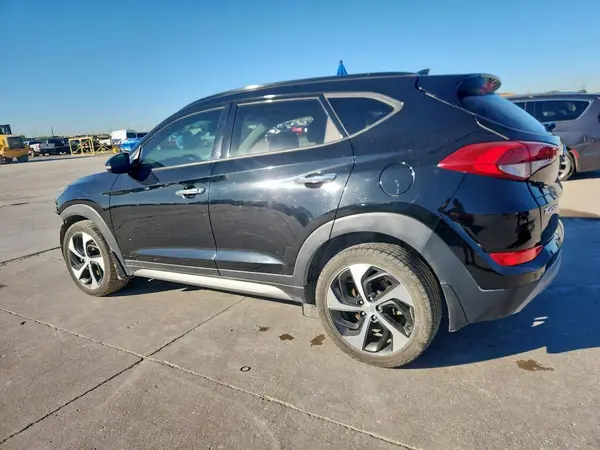 KM8J33A26HU314717 2017 HYUNDAI TUCSON - Image 2