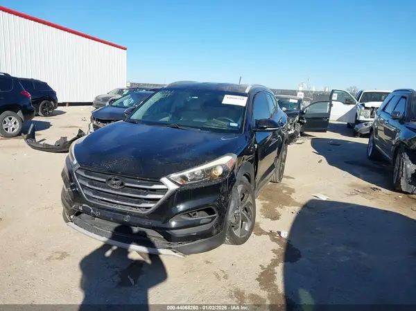 KM8J33A26HU316726 2017 HYUNDAI TUCSON - Image 2