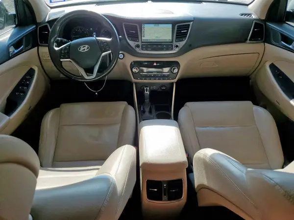 KM8J33A26HU327421 2017 HYUNDAI TUCSON - Image 8