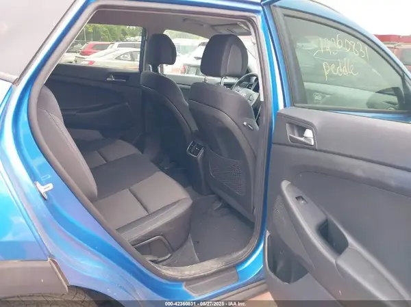 KM8J33A26HU338032 2017 HYUNDAI TUCSON - Image 8