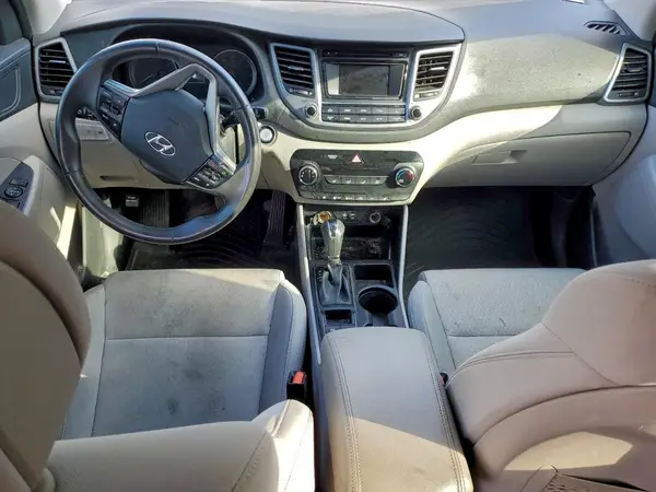 KM8J33A26HU340461 2017 HYUNDAI TUCSON - Image 8