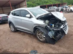 KM8J33A26HU353873 2017 HYUNDAI TUCSON