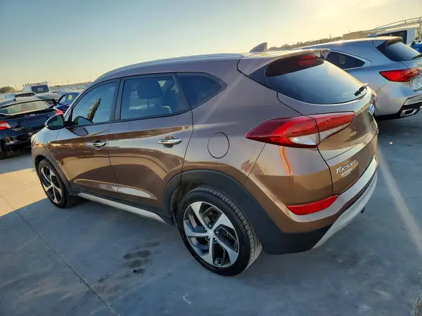 KM8J33A26HU357003 2017 HYUNDAI TUCSON - Image 2
