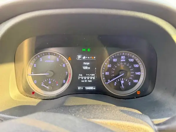 KM8J33A26HU360385 2017 HYUNDAI TUCSON - Image 8