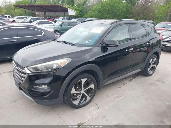 KM8J33A26HU362363 2017 HYUNDAI TUCSON - Image 2