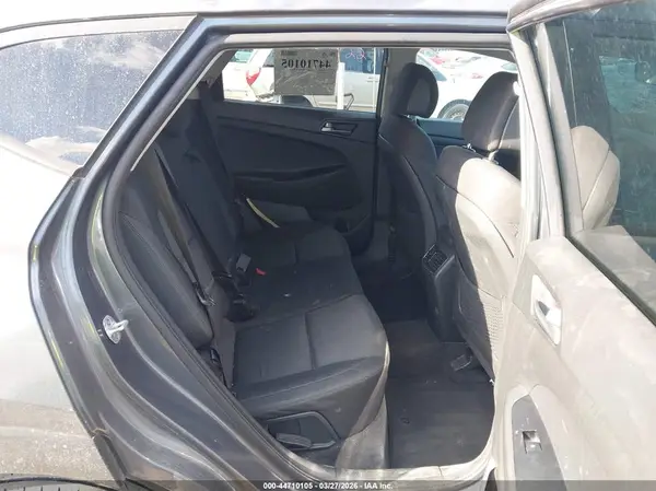 KM8J33A26HU371158 2017 HYUNDAI TUCSON - Image 8