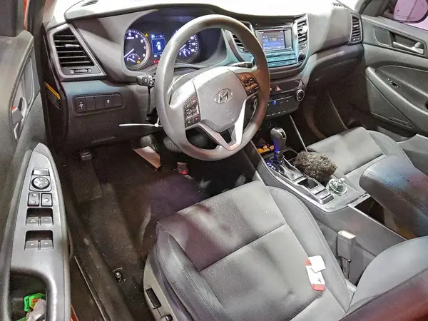 KM8J33A26HU371242 2017 HYUNDAI TUCSON - Image 8