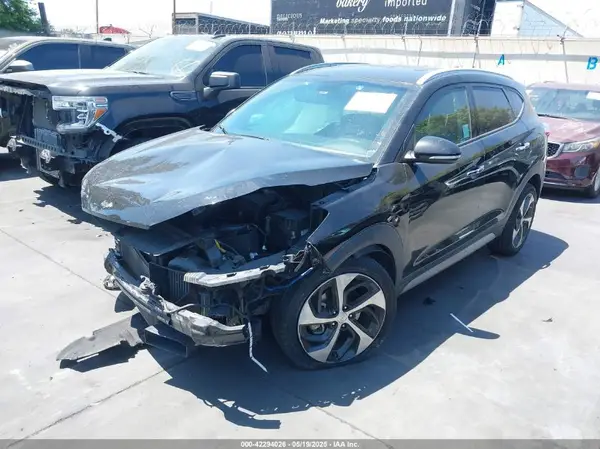 KM8J33A26HU373427 2017 HYUNDAI TUCSON - Image 2