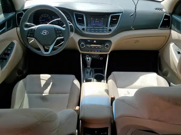 KM8J33A26HU385836 2017 HYUNDAI TUCSON - Image 8