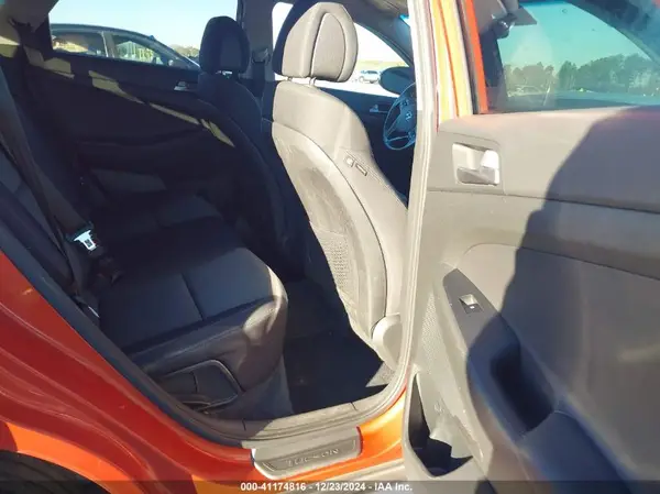 KM8J33A26HU406989 2017 HYUNDAI TUCSON - Image 8