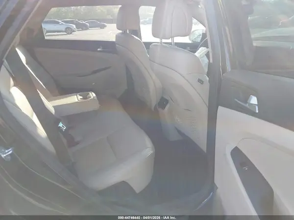 KM8J33A26HU408659 2017 HYUNDAI TUCSON - Image 8