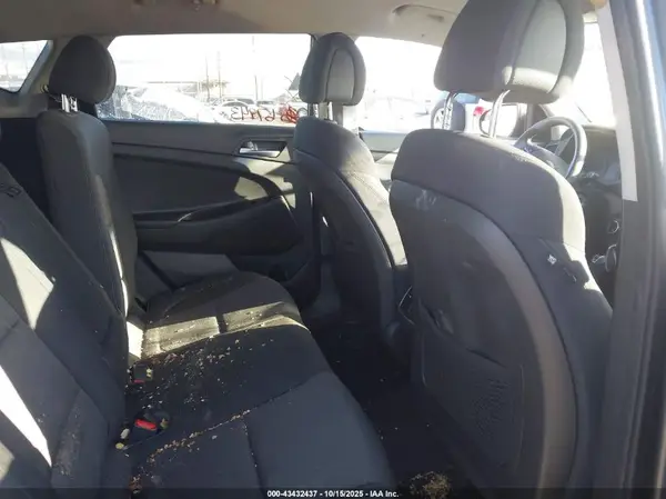 KM8J33A26HU429883 2017 HYUNDAI TUCSON - Image 8