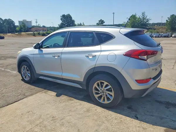 KM8J33A26HU432864 2017 HYUNDAI TUCSON - Image 2
