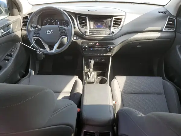 KM8J33A26HU454573 2017 HYUNDAI TUCSON - Image 8