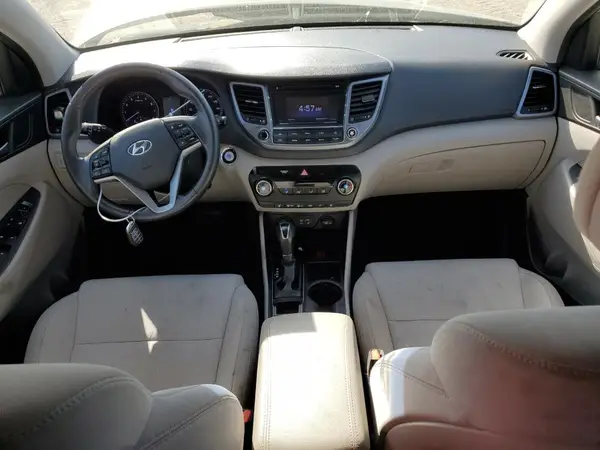KM8J33A26HU469865 2017 HYUNDAI TUCSON - Image 8