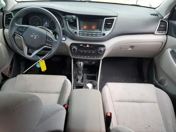 KM8J33A26HU476461 2017 HYUNDAI TUCSON - Image 8