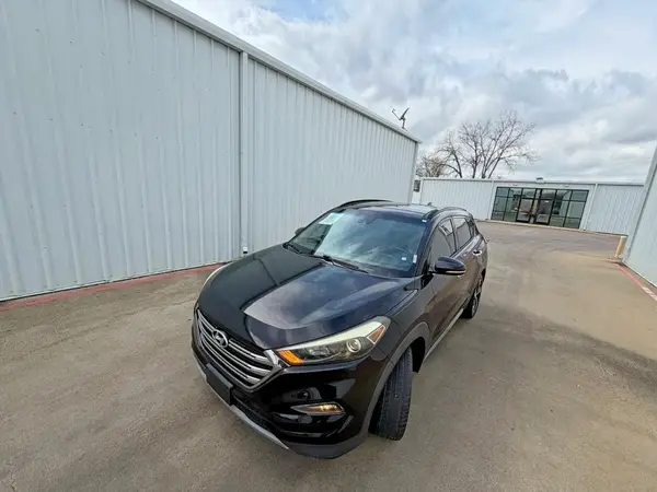KM8J33A26HU481322 2017 HYUNDAI TUCSON - Image 2