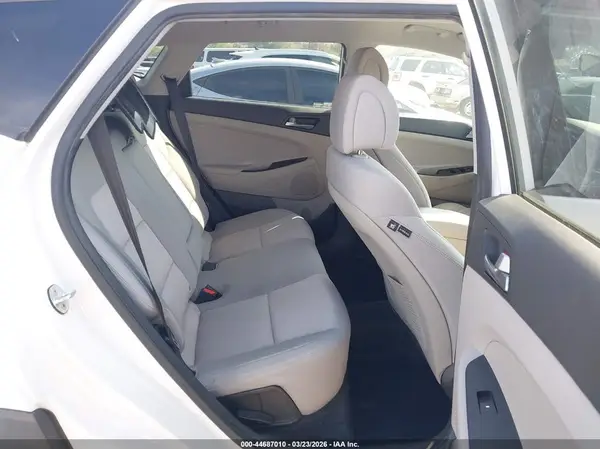 KM8J33A26HU488402 2017 HYUNDAI TUCSON - Image 8