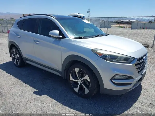 KM8J33A26HU518031 2017 HYUNDAI TUCSON - Image 1