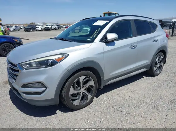 KM8J33A26HU518031 2017 HYUNDAI TUCSON - Image 2