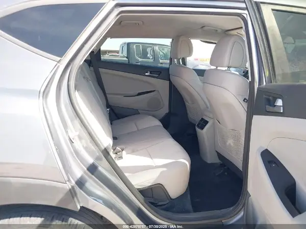 KM8J33A26HU518899 2017 HYUNDAI TUCSON - Image 8