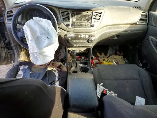 KM8J33A26HU521897 2017 HYUNDAI TUCSON - Image 8