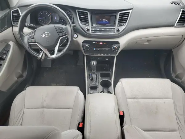 KM8J33A26HU522421 2017 HYUNDAI TUCSON - Image 8