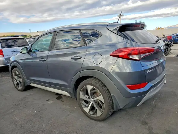 KM8J33A26HU529529 2017 HYUNDAI TUCSON - Image 2