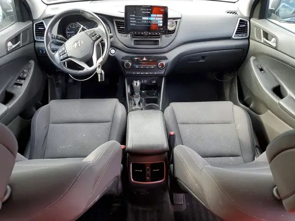 KM8J33A26HU529529 2017 HYUNDAI TUCSON - Image 8
