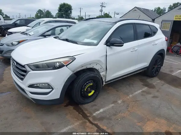 KM8J33A26HU535024 2017 HYUNDAI TUCSON - Image 2