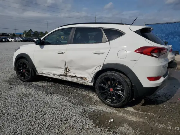 KM8J33A26HU540174 2017 HYUNDAI TUCSON - Image 2