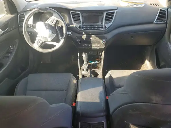 KM8J33A26HU549263 2017 HYUNDAI TUCSON - Image 8