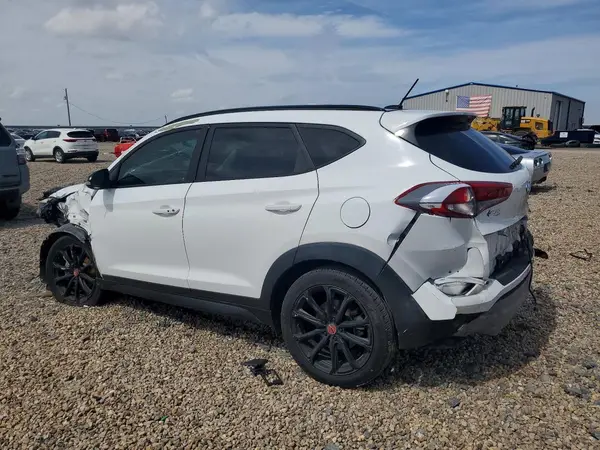 KM8J33A26HU549439 2017 HYUNDAI TUCSON - Image 2