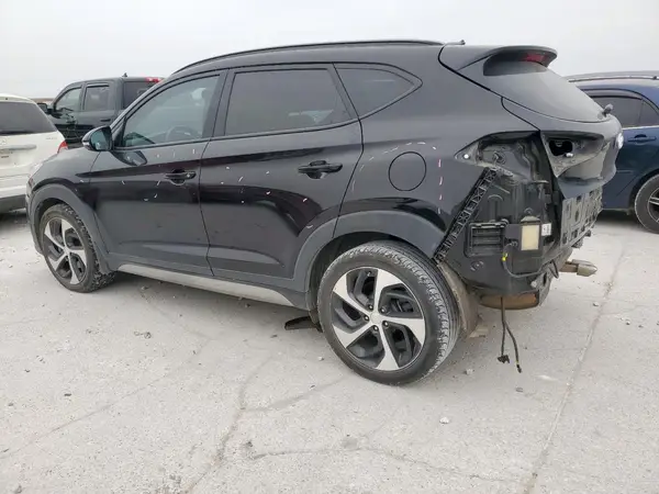 KM8J33A26HU550414 2017 HYUNDAI TUCSON - Image 2