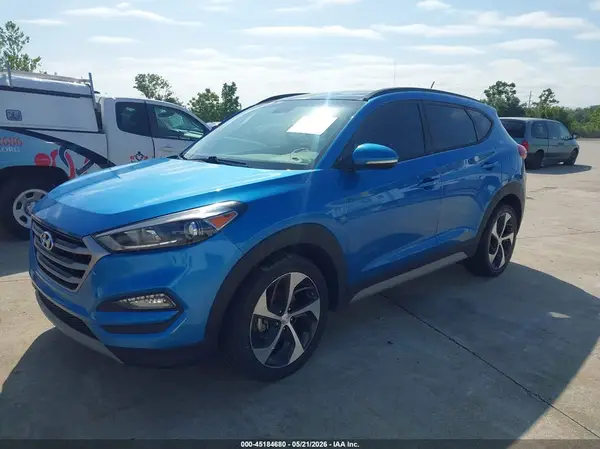 KM8J33A26HU556391 2017 HYUNDAI TUCSON - Image 2
