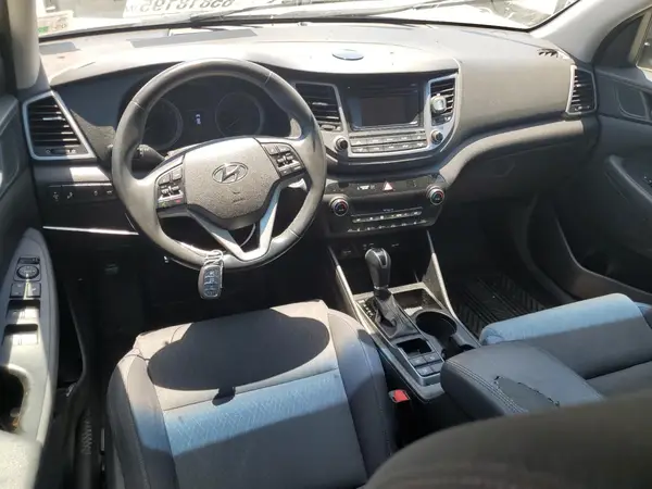 KM8J33A26HU559257 2017 HYUNDAI TUCSON - Image 8