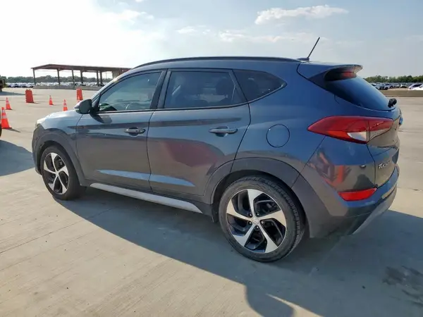 KM8J33A26HU563079 2017 HYUNDAI TUCSON - Image 2