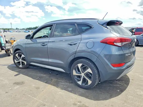 KM8J33A26HU575443 2017 HYUNDAI TUCSON - Image 2