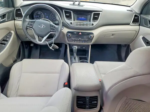 KM8J33A26HU575443 2017 HYUNDAI TUCSON - Image 8