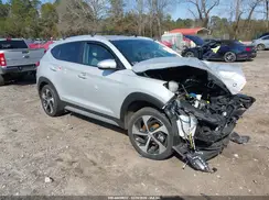 KM8J33A26HU585972 2017 HYUNDAI TUCSON