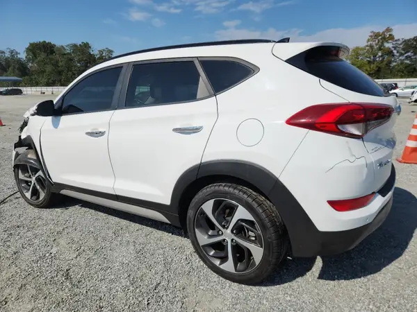 KM8J33A26HU588967 2017 HYUNDAI TUCSON - Image 2