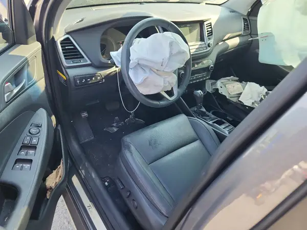 KM8J33A26JU617258 2018 HYUNDAI TUCSON - Image 8