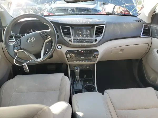 KM8J33A26JU620743 2018 HYUNDAI TUCSON - Image 8