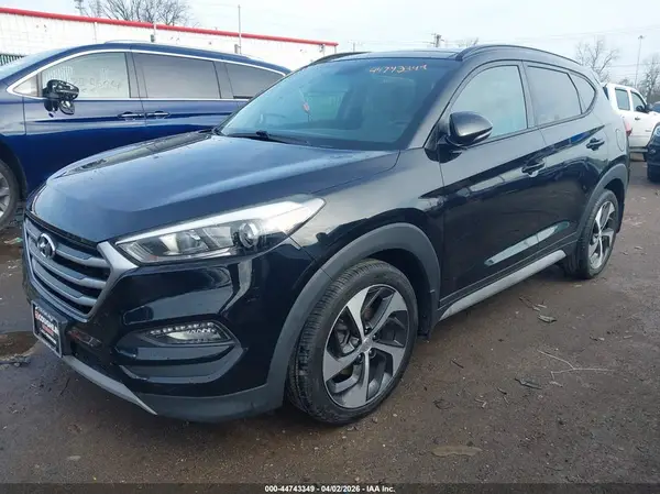 KM8J33A26JU682241 2018 HYUNDAI TUCSON - Image 2