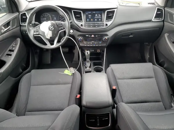 KM8J33A26JU683700 2018 HYUNDAI TUCSON - Image 8