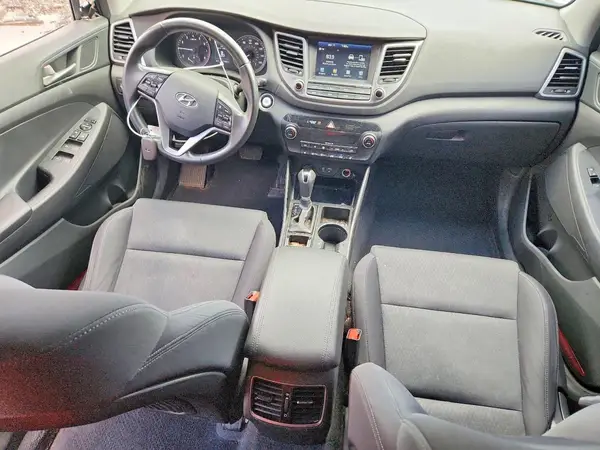 KM8J33A26JU685866 2018 HYUNDAI TUCSON - Image 8