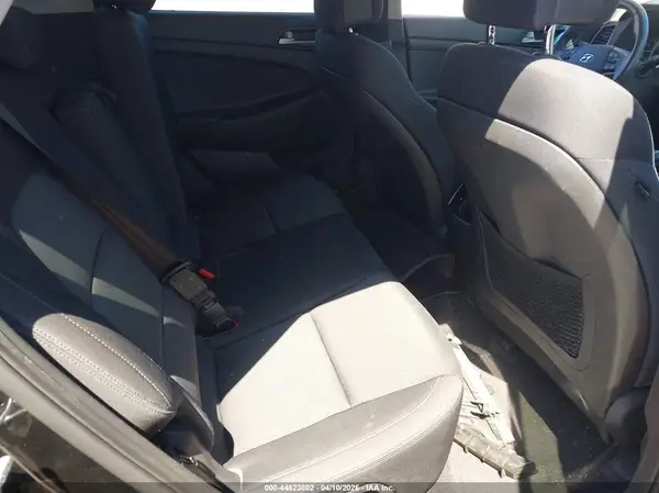 KM8J33A26JU706411 2018 HYUNDAI TUCSON - Image 8