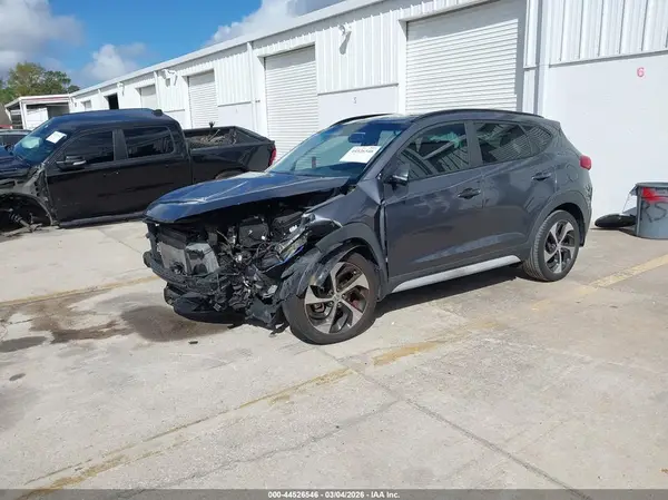 KM8J33A26JU709065 2018 HYUNDAI TUCSON - Image 2