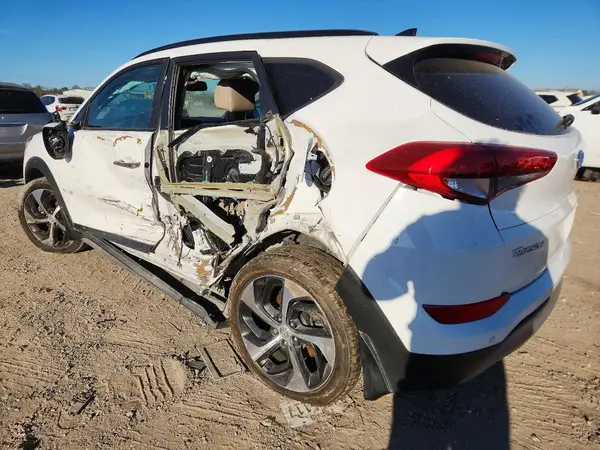 KM8J33A26JU749839 2018 HYUNDAI TUCSON - Image 2