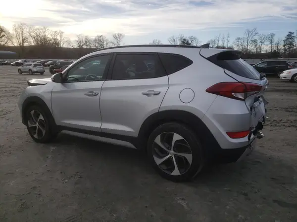 KM8J33A26JU749887 2018 HYUNDAI TUCSON - Image 2